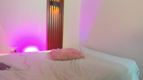 amyprice9 online show from July 14, 11:43 pm