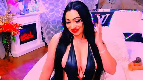 Snapshot of amyrarosera chatting on May 6, 10:15 pm Alimoonyia online show from May 6, 10:15 pm