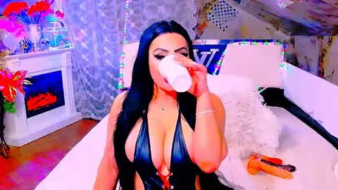 Snapshot of amyrarosera chatting on June 2, 9:17 pm Alimoonyia online show from June 2, 9:17 pm