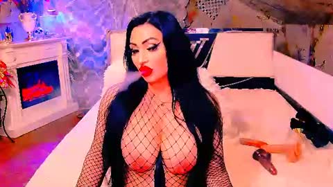 Snapshot of amyrarosera chatting on June 11, 12:43 am Alimoonyia online show from June 11, 12:43 am