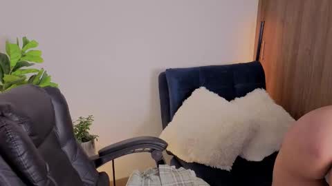 Aleja  online show from December 1, 12:15 am