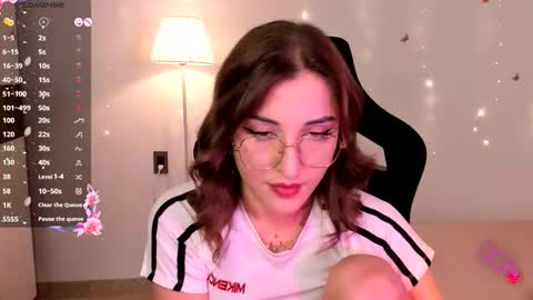 Snapshot of amyvilvet chatting on November 17, 6:14 pm amyvilvet online show from November 17, 6:14 pm