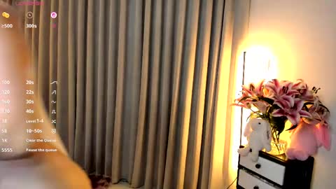 Snapshot of amyvilvet chatting on April 10, 9:52 pm amyvilvet online show from April 10, 9:52 pm