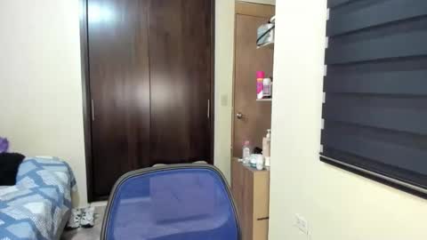 amy online show from December 19, 7:10 pm