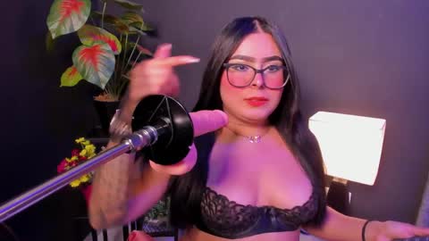 Snapshot of amywhitte_ chatting on May 6, 3:46 am amywhitte_ online show from May 6, 3:46 am