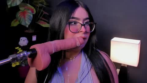 Snapshot of amywhitte_ chatting on May 8, 3:23 am amywhitte_ online show from May 8, 3:23 am