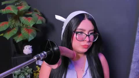 Snapshot of amywhitte_ chatting on July 1, 3:41 am amywhitte_ online show from July 1, 3:41 am