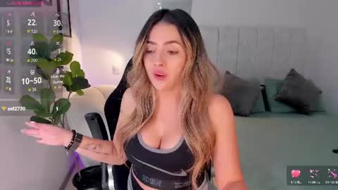 Snapshot of amywoods chatting on July 2, 9:32 pm online show from July 2, 9:32 pm