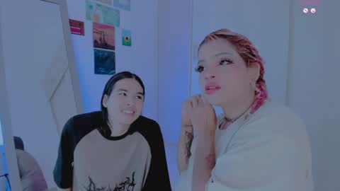 Snapshot of amyy_rouse chatting on August 2, 5:00 pm Collinns online show from August 2, 5:00 pm