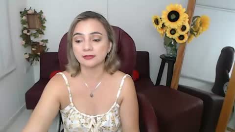 Snapshot of ana_hotmilf chatting on June 23, 12:08 am Ana online show from June 23, 12:08 am