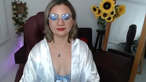 Snapshot of ana_hotmilf chatting on July 4, 11:22 pm Ana online show from July 4, 11:22 pm