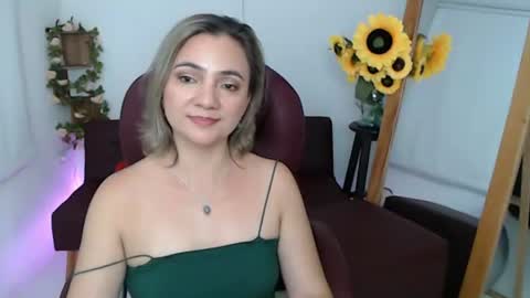 Snapshot of ana_hotmilf chatting on July 20, 11:29 pm Ana online show from July 20, 11:29 pm