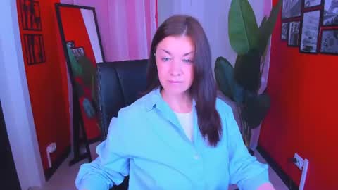Snapshot of ana_mills chatting on June 16, 10:07 am Ana online show from June 16, 10:07 am