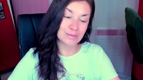 Snapshot of ana_mills chatting on June 28, 8:26 pm Ana online show from June 28, 8:26 pm