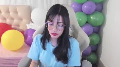 Snapshot of ana_ruuh chatting on November 1, 9:17 pm Im anna but you can call me as you want online show from November 1, 9:17 pm