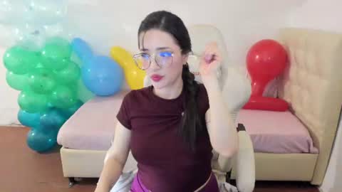 Snapshot of ana_ruuh chatting on June 30, 8:43 pm Im anna but you can call me as you want online show from June 30, 8:43 pm