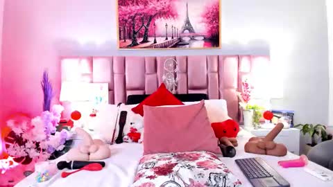 anaa_bellaa online show from December 5, 12:25 pm