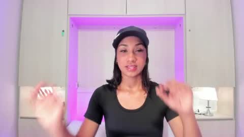 Snapshot of anaacollins_ chatting on June 17, 11:34 am anaacollins_ online show from June 17, 11:34 am