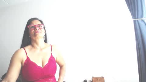 anaamature_ online show from October 24, 2:57 pm