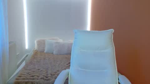 anaayss online show from February 11, 6:07 am