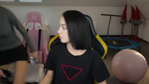 Snapshot of anabel2054 chatting on November 6, 12:06 pm Sweet girls online show from November 6, 12:06 pm