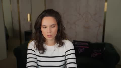 Snapshot of anabel2054 chatting on November 14, 12:37 pm Sweet girls online show from November 14, 12:37 pm