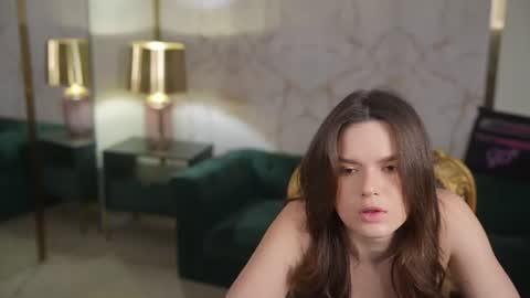 Snapshot of anabel2054 chatting on June 17, 10:39 am Sweet girls online show from June 17, 10:39 am