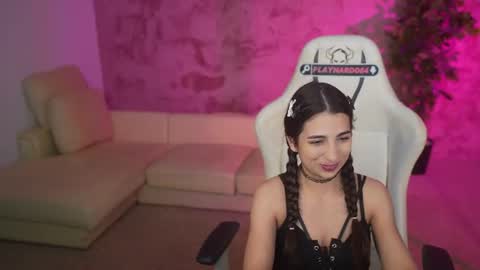 Snapshot of anabel2054 chatting on June 20, 10:23 pm Sweet girls online show from June 20, 10:23 pm