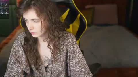 Snapshot of anabel2054 chatting on June 22, 10:51 pm Sweet girls online show from June 22, 10:51 pm