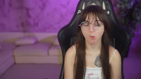 Snapshot of anabel2054 chatting on June 25, 6:29 am Sweet girls online show from June 25, 6:29 am