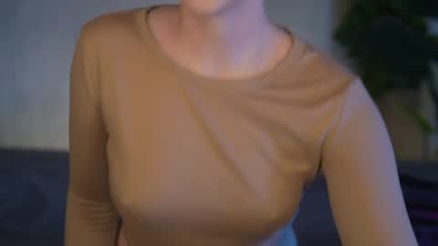 Snapshot of anabel2054 chatting on July 4, 11:05 am Sweet girls online show from July 4, 11:05 am