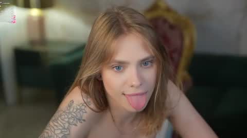 Snapshot of anabel2054 chatting on July 9, 10:41 am Sweet girls online show from July 9, 10:41 am