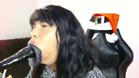 Snapshot of anabel693 chatting on December 22, 10:28 am anabel alice gandara online show from December 22, 10:28 am