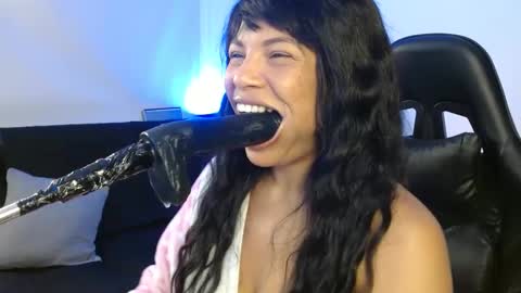 Snapshot of anabel693 chatting on February 4, 2:32 pm anabel alice gandara online show from February 4, 2:32 pm