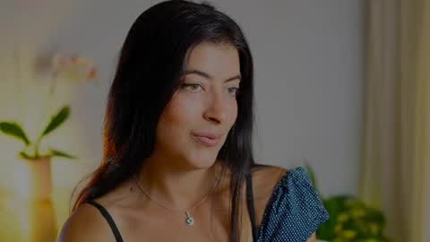 Snapshot of anabelcurvy chatting on May 26, 8:27 pm anabelcurvy online show from May 26, 8:27 pm