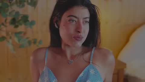 Snapshot of anabelcurvy chatting on June 20, 12:52 pm anabelcurvy online show from June 20, 12:52 pm