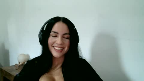 Snapshot of anabelenogueira1 chatting on June 12, 4:28 pm anabelenogueira1 online show from June 12, 4:28 pm
