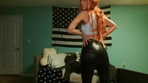 Snapshot of anabelleleigh chatting on May 8, 11:54 pm Anabelleleigh online show from May 8, 11:54 pm