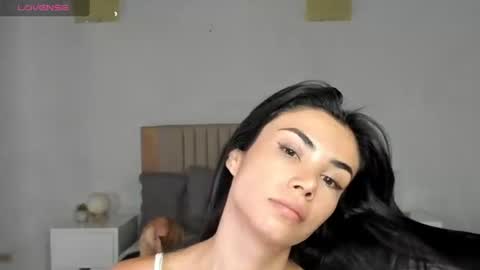 Snapshot of anahenao chatting on June 30, 3:13 pm Ana Henao or Annie... Follow me ahenaocb Insta X online show from June 30, 3:13 pm