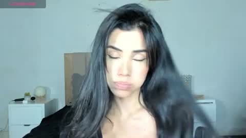 Snapshot of anahenao chatting on July 24, 10:52 pm Ana Henao or Annie... Follow me ahenaocb Insta X online show from July 24, 10:52 pm