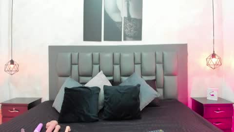 anahi  online show from April 29, 11:22 pm