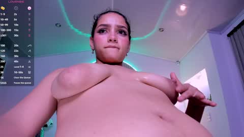 Snapshot of anahi_curlie1 chatting on December 18, 7:26 am Anahi Curlie online show from December 18, 7:26 am