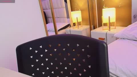 Anahi  online show from October 22, 7:35 pm