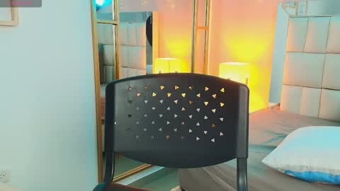 Anahi  online show from December 16, 7:41 pm