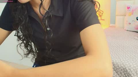 Anahi  online show from January 17, 7:28 pm