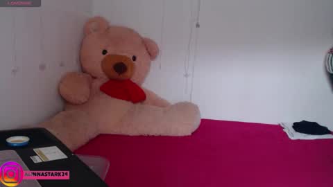 Anahi Browns online show from October 1, 7:09 pm