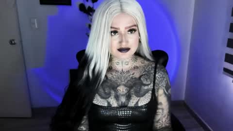 Snapshot of anai_gomez chatting on June 1, 5:58 pm Callme Mistress Ani online show from June 1, 5:58 pm