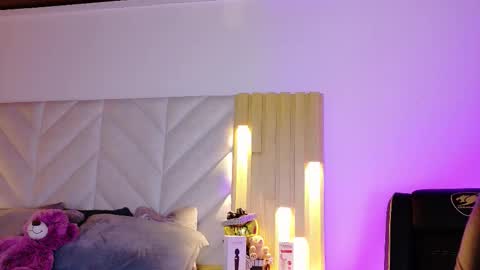 Anaise  online show from March 13, 11:50 am