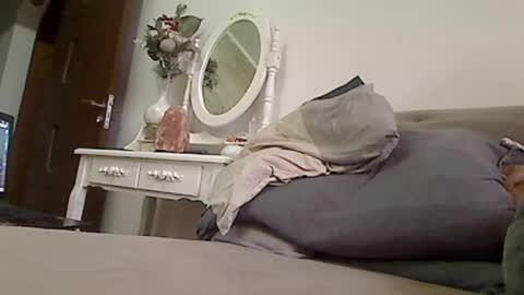 Snapshot of anaiserebel chatting on February 8, 7:04 am anaiserebel online show from February 8, 7:04 am