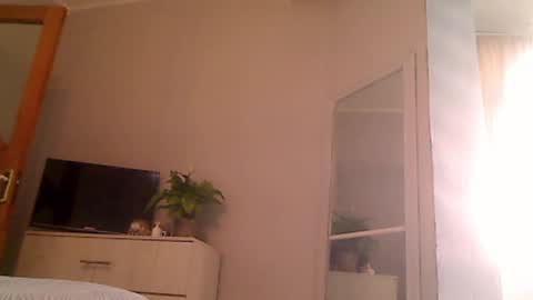 Snapshot of anaiserebel chatting on July 3, 5:47 am anaiserebel online show from July 3, 5:47 am
